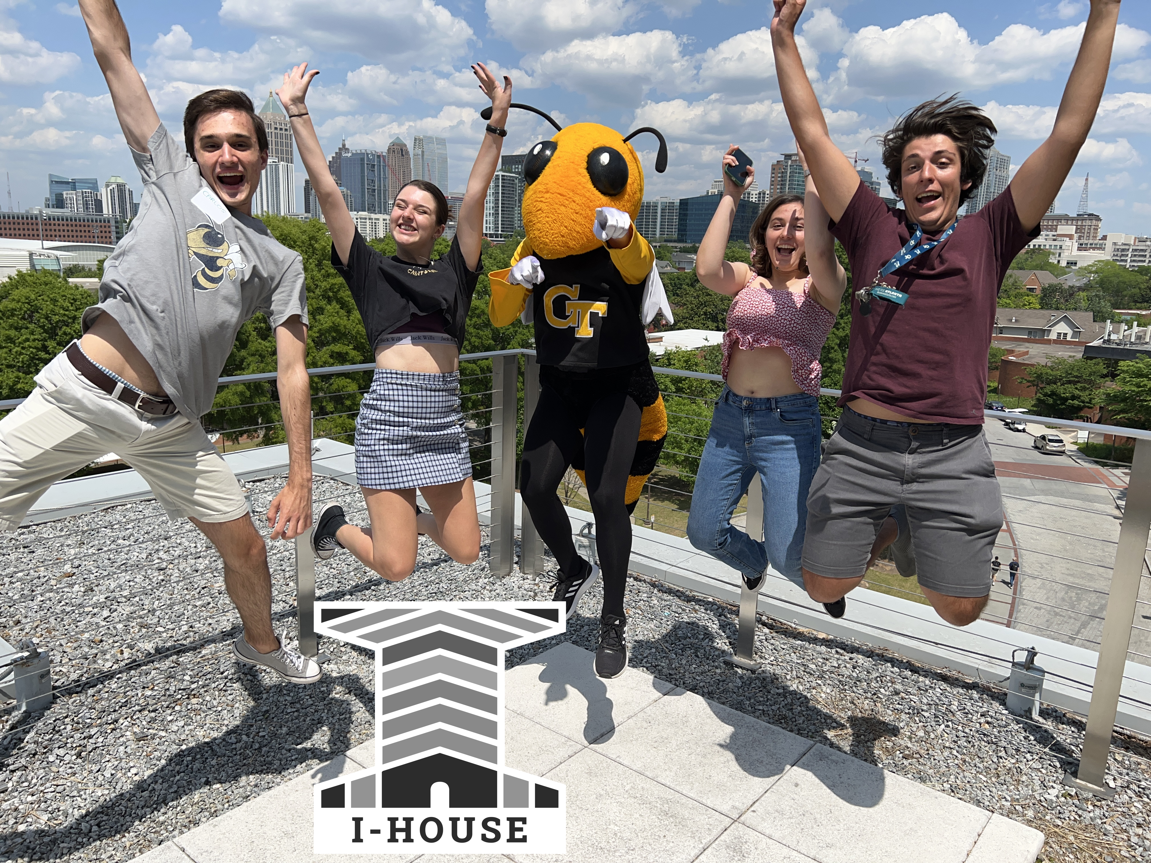 I-House students with Buzz